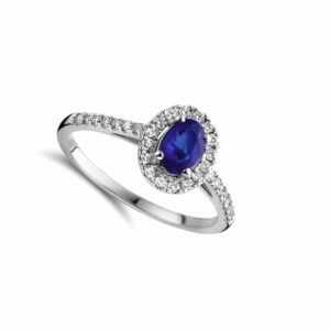bague solitaire saphir ovale accompagné diamants - or blanc 18 carats