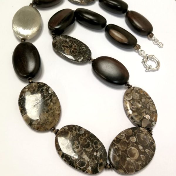 Long collier Jaspe à turitelles, bois et argent 925 – Image 2