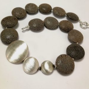 Collier galuchat et argent 925 brossé
