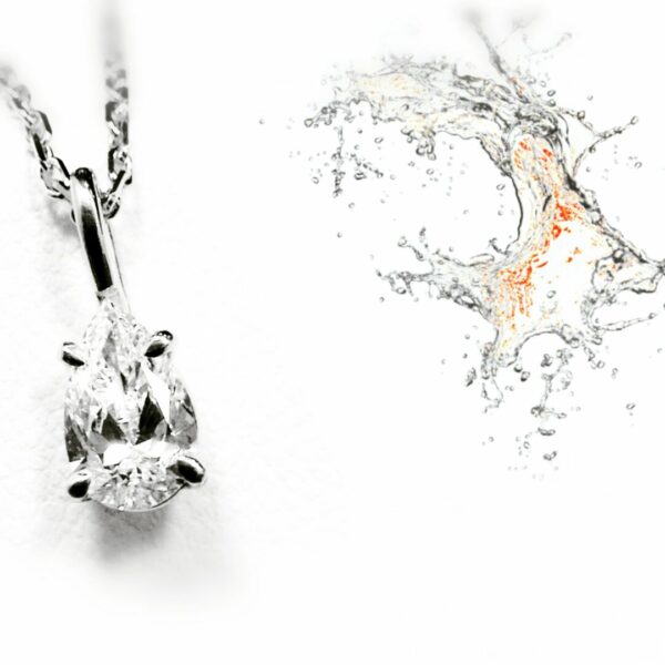 Collier poire diamant 0.52 carat or blanc palladié 18 carats – Image 2