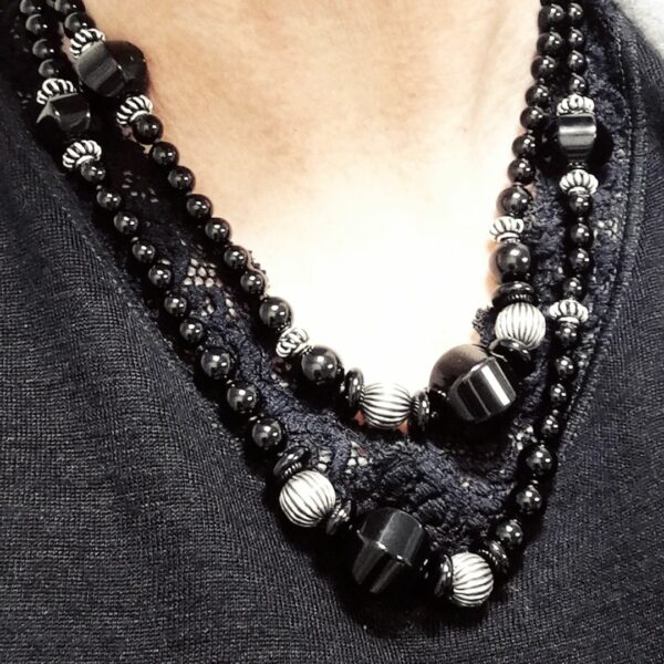 SAUTOIR COLLIER DOUBLE RANG "LAMPIONS" ONYX ET ARGENT 925 NOIRCI – Image 3