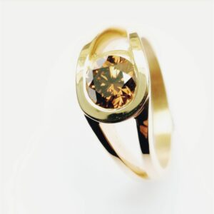 Bague Avalon diamant brun/cognac 1.07 carat or jaune 18 carats