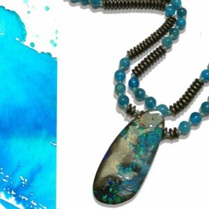 COLLIER DOUBLE RANGS OPALE BOULDER APATITES ET HEMATITES