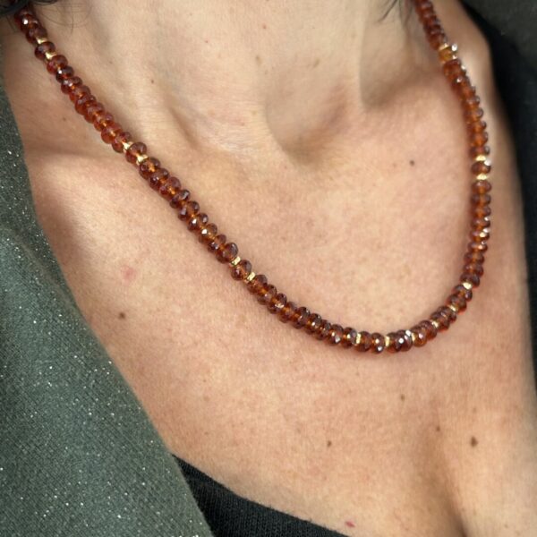 Collier perles grenat hessonite facetté AAA sur or jaune 18 carats – Image 2