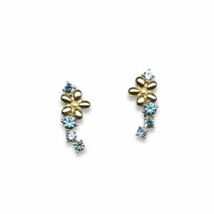 Boucles d'oreilles petite fleur et topazes bleues sur or jaune 18 carats 750/000ème