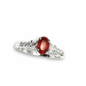 bague esprit solitaire en rubis et diamants - or blanc 18 carats
