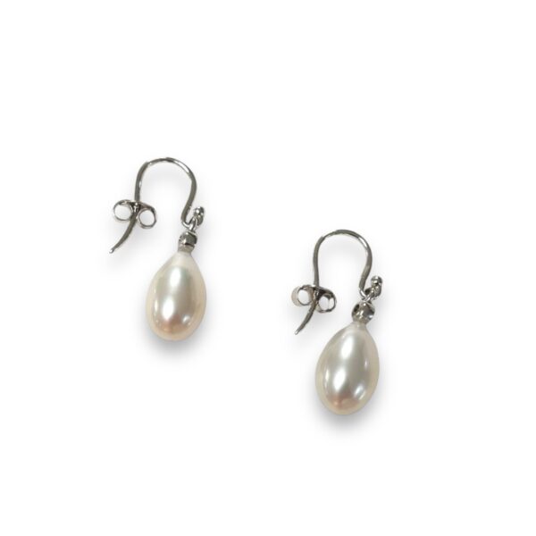 Boucles d'oreilles perles de culture gouttes et diamants sur or blanc 18 carats – Image 2