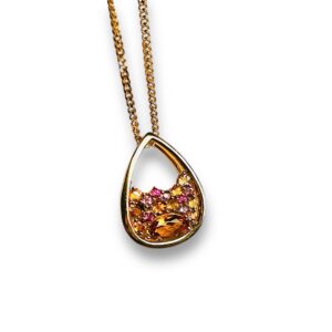 Pendentif goutte précieuse Isabelle Langlois pierres précieuses et fine or jaune 18 carats