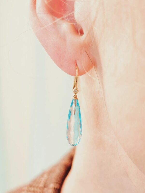 BIJOUX BOUCLES D'OREILLES PAMPILLES TOPAZES BLEUES ET DIAMANTS or jaune 18 carats – Image 3