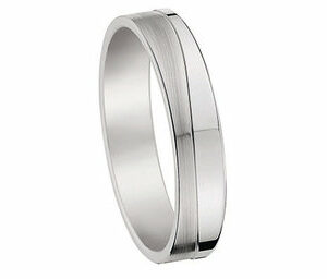 Bague alliance de mariage Courbe platine 950 polie et brossée. Cherbourg