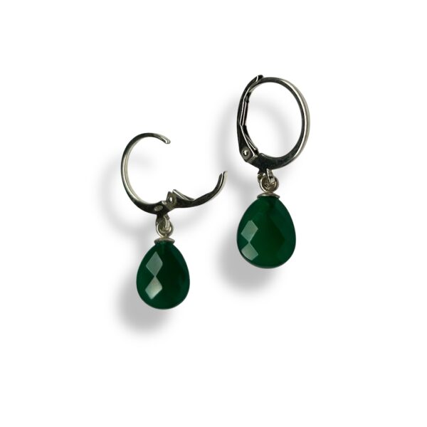 Boucles d'oreilles mini créoles pierre de lune facettée blanche. Plaqué or 18 carats. – Image 6