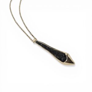 Collier sautoir Flamme bronze et résine noire Cherbourg