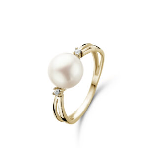 Bague perle de culture et diamants sur or jaune 18 carats et diamants. Cherbourg