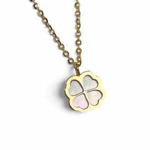 Collier floral trèfle coeur petit modèle or jaune 18 carats 750/000ème. Cherbourg