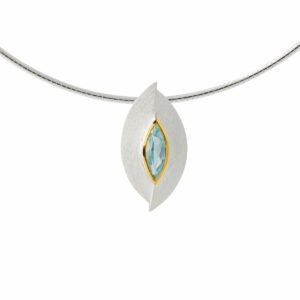Pendentif Marquise topaze bleu ciel argent 925 brossé plaqué or 18 carats. Cherbourg